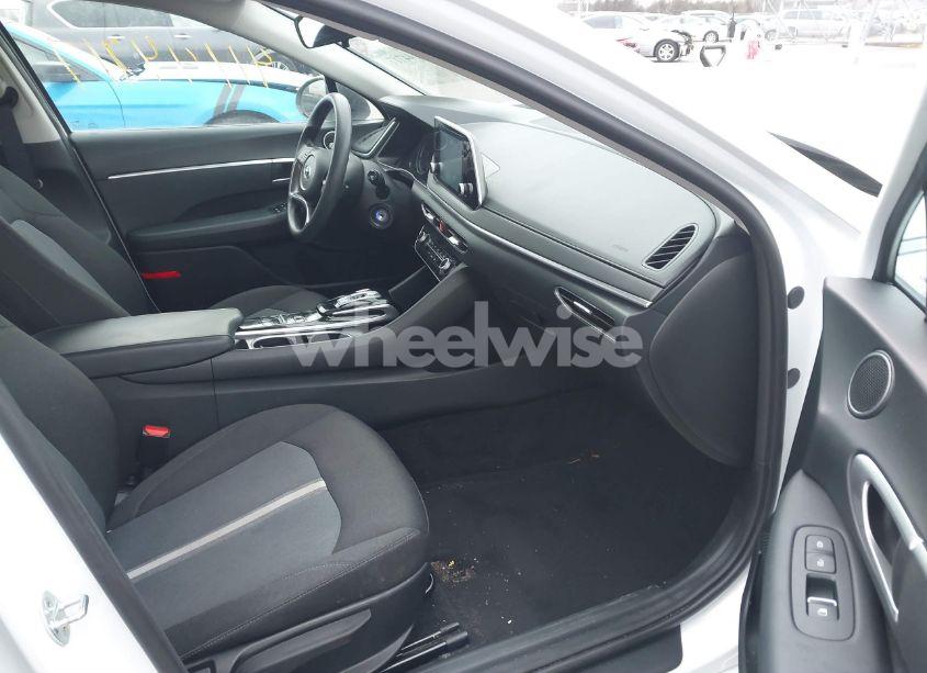 Photo 5 of 2021 Hyundai Sonata SE (VIN 5NPEG4JA8MH063372)