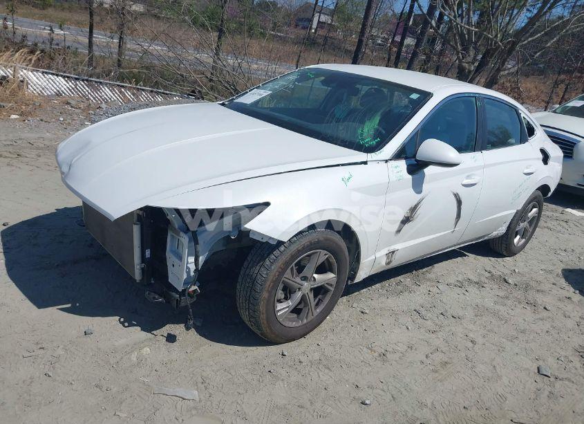 Photo 2 of 2022 Hyundai Sonata SE (VIN 5NPEG4JA9NH135469)
