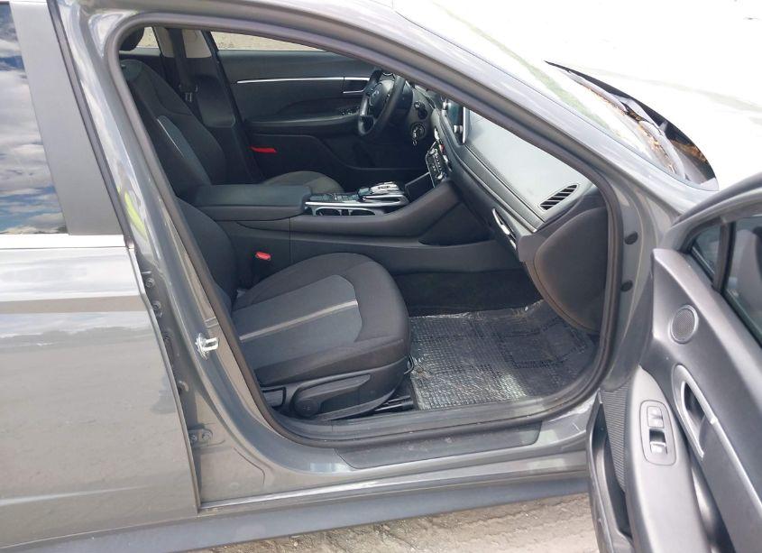 Photo 5 of 2022 Hyundai Sonata SE (VIN 5NPEG4JAXNH149574)