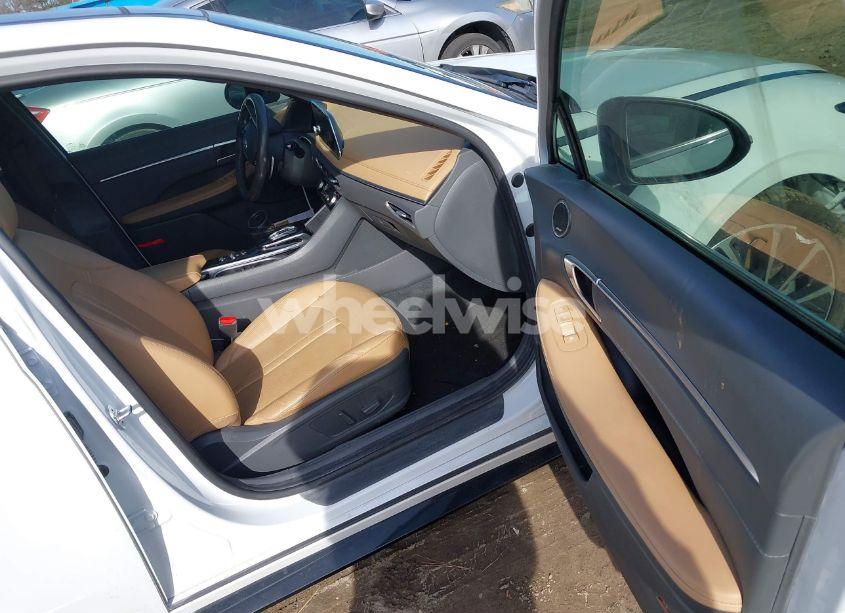 Photo 5 of 2021 Hyundai Sonata LIMITED (VIN 5NPEH4J23MH067559)