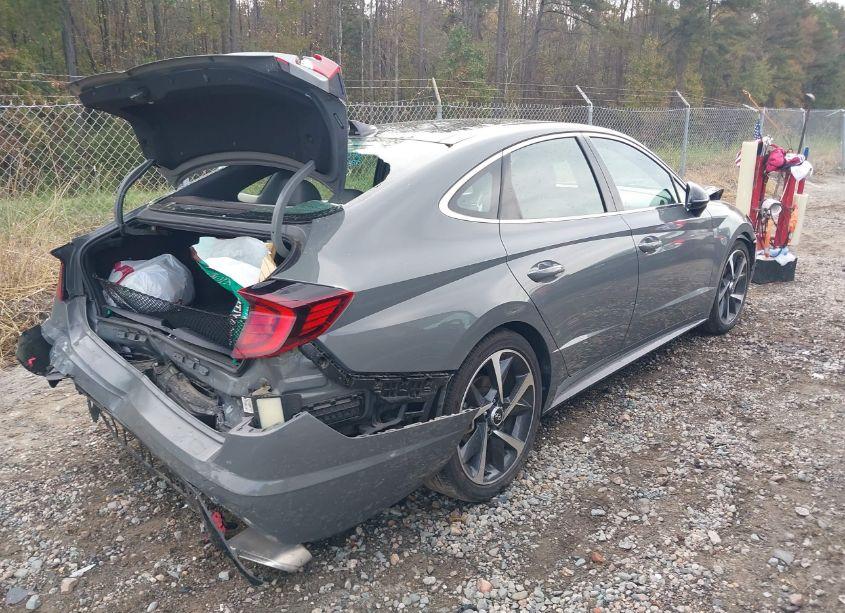 Photo 4 of 2021 Hyundai Sonata SEL PLUS (VIN 5NPEJ4J21MH107884)