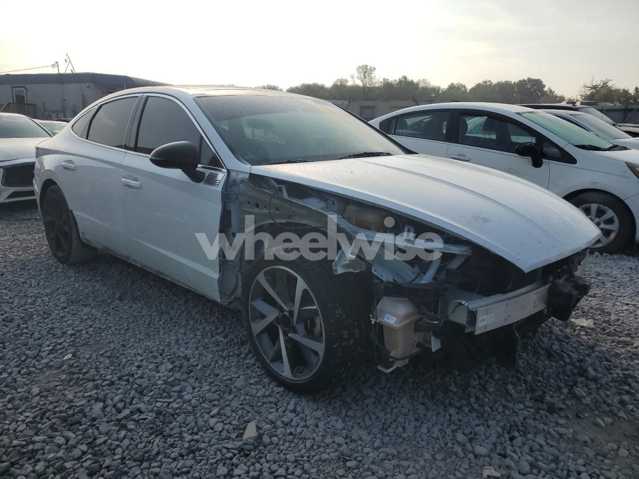 Photo 4 of 2022 HYUNDAI SONATA SEL PLUS (VIN 5NPEJ4J27NH148330)