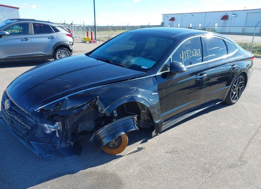 Photo 2 of 2021 Hyundai Sonata N LINE (VIN 5NPEK4JC0MH106215)