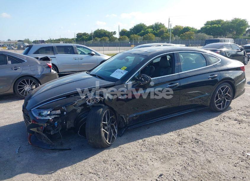 Photo 2 of 2021 Hyundai Sonata N LINE (VIN 5NPEK4JC2MH108693)