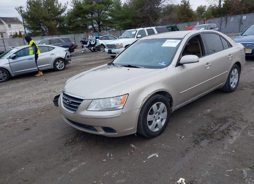 Photo 2 of 2009 Hyundai Sonata GLS (VIN 5NPET46C19H421019)
