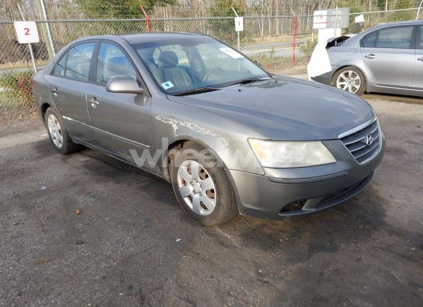 2009 Hyundai Sonata GLS (VIN 5NPET46C29H424768) main photo