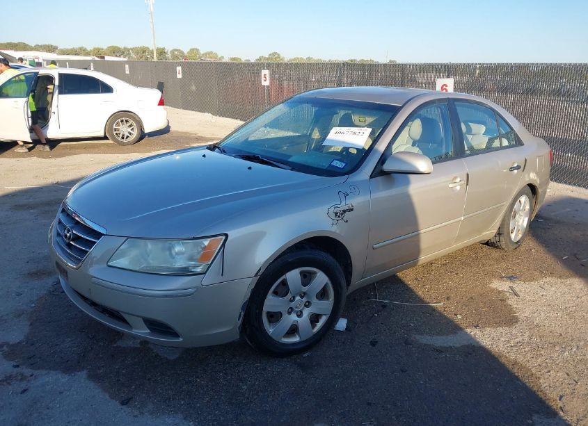 Photo 2 of 2009 Hyundai Sonata GLS (VIN 5NPET46C59H492014)