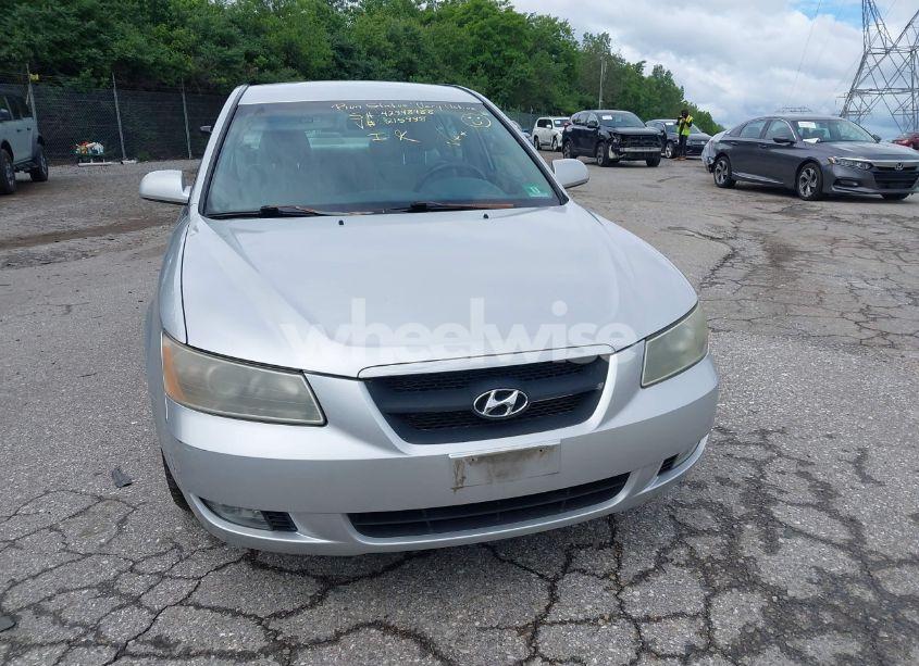 Photo 6 of 2007 Hyundai Sonata LIMITED/SE V6 (VIN 5NPEU46F27H215938)