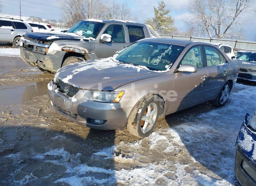 Photo 2 of 2007 Hyundai Sonata LIMITED/SE V6 (VIN 5NPEU46F77H178885)