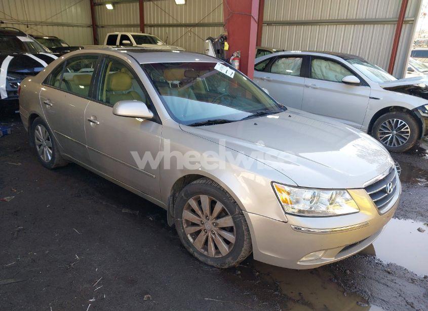 2010 Hyundai Sonata LIMITED (VIN 5NPEU4AC2AH615387) main photo