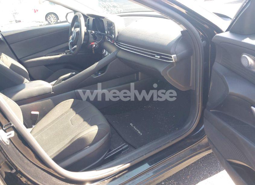 Photo 5 of 2021 Hyundai Elantra SE (VIN 5NPLL4AG0MH035802)