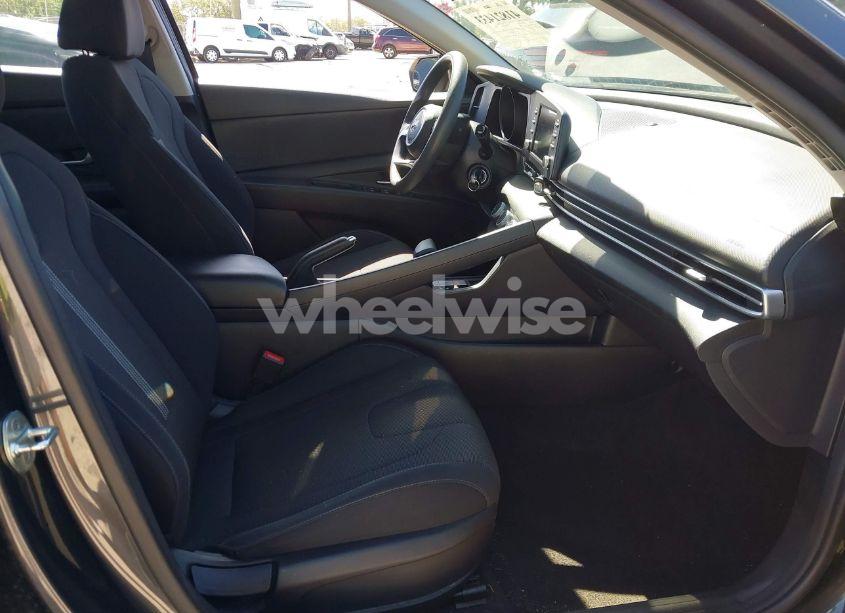 Photo 5 of 2021 Hyundai Elantra SE (VIN 5NPLL4AG1MH027434)