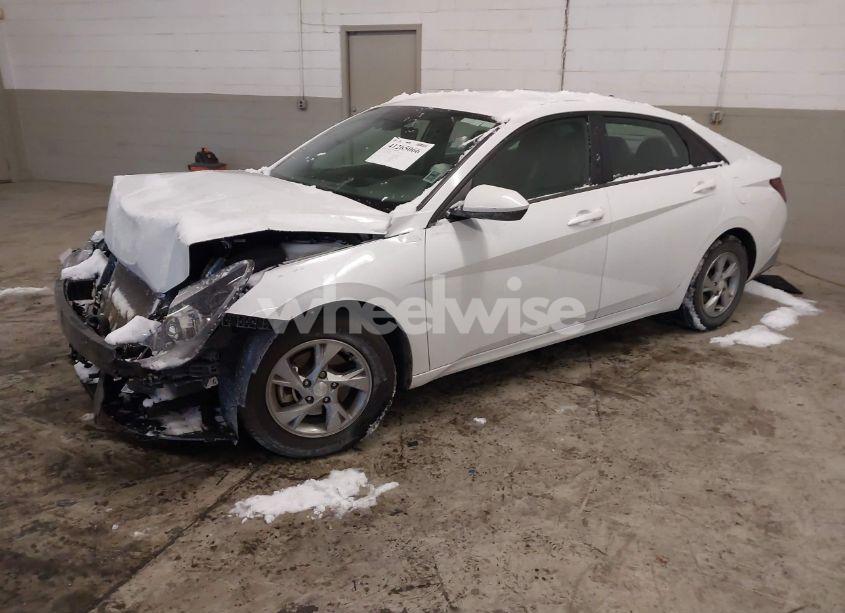 Photo 2 of 2022 Hyundai Elantra SE (VIN 5NPLL4AG4NH073633)