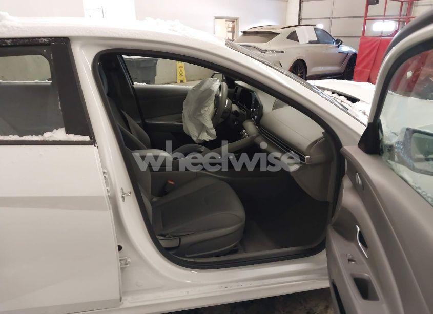 Photo 5 of 2022 Hyundai Elantra SE (VIN 5NPLL4AG4NH073633)