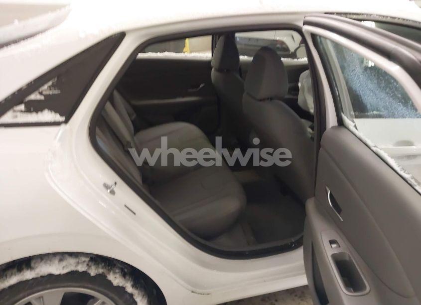 Photo 8 of 2022 Hyundai Elantra SE (VIN 5NPLL4AG4NH073633)