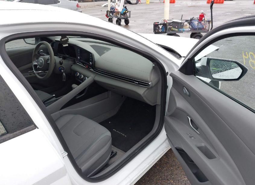 Photo 5 of 2022 Hyundai Elantra SE (VIN 5NPLL4AG5NH062480)