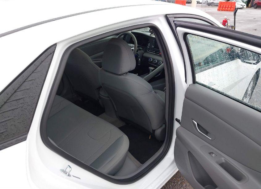 Photo 8 of 2022 Hyundai Elantra SE (VIN 5NPLL4AG5NH062480)