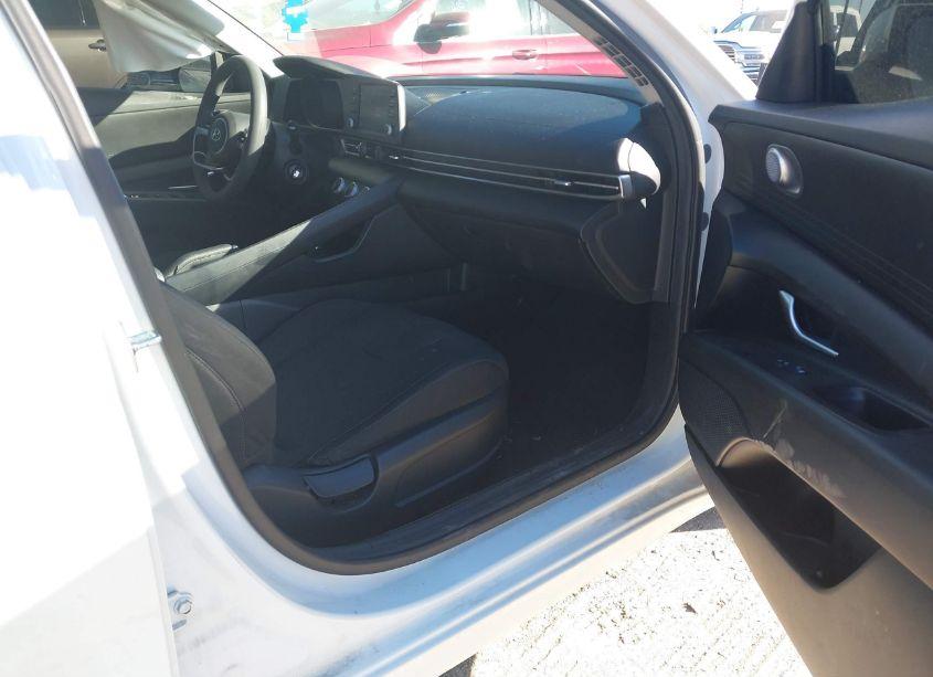 Photo 5 of 2022 Hyundai Elantra SE (VIN 5NPLL4AG6NH074010)