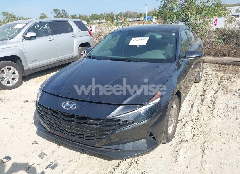 Photo 2 of 2021 Hyundai Elantra SE (VIN 5NPLL4AG7MH032217)