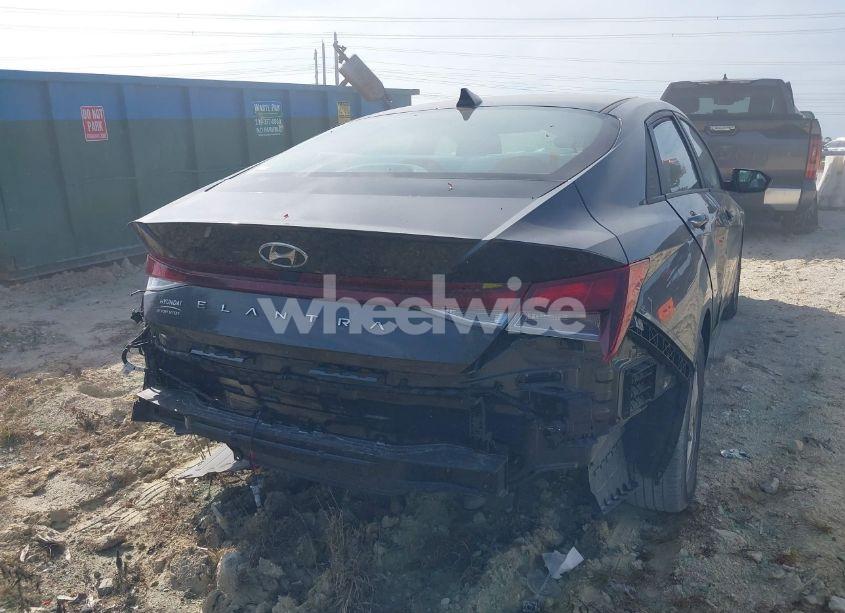 Photo 4 of 2021 Hyundai Elantra SE (VIN 5NPLL4AG7MH032217)