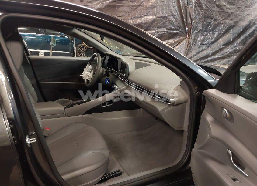 Photo 5 of 2021 Hyundai Elantra SE (VIN 5NPLL4AG8MH016771)