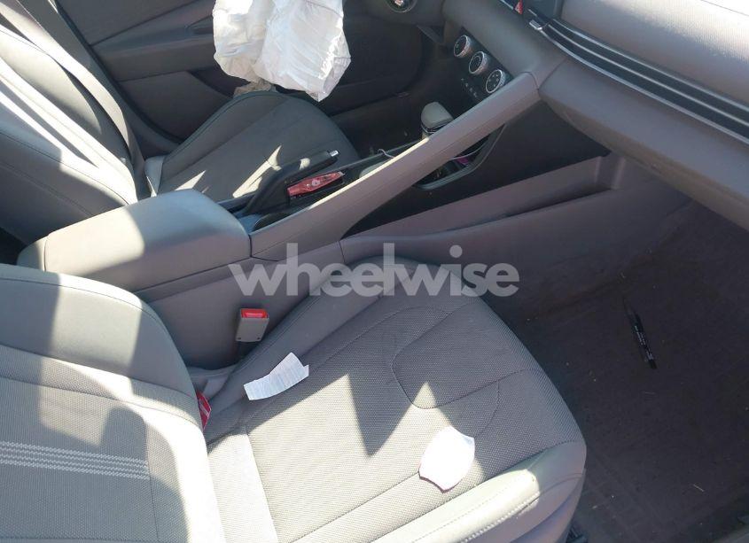Photo 5 of 2021 Hyundai Elantra SE (VIN 5NPLL4AG9MH042571)