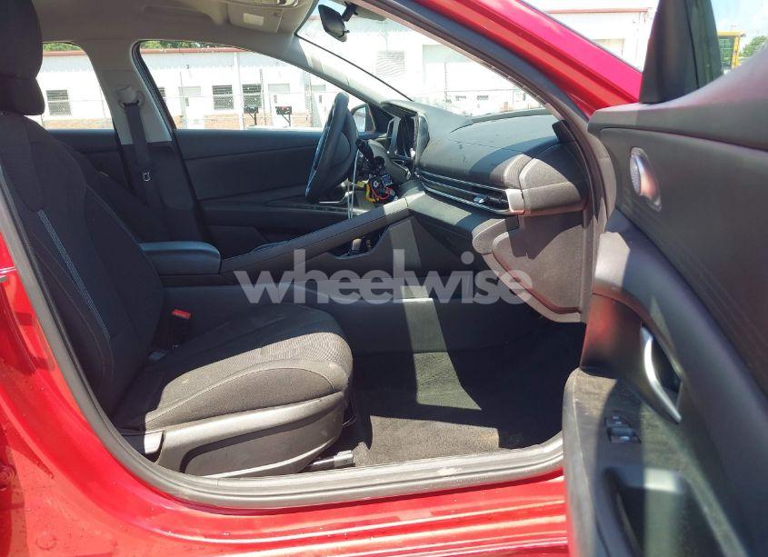 Photo 5 of 2021 Hyundai Elantra SE (VIN 5NPLL4AGXMH041834)