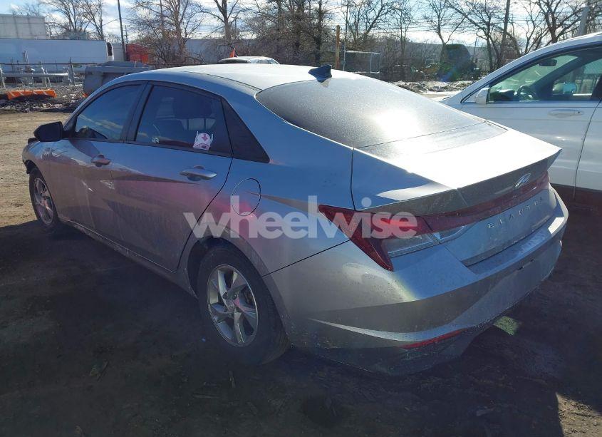 Photo 3 of 2022 Hyundai Elantra SE (VIN 5NPLL4AGXNH072907)