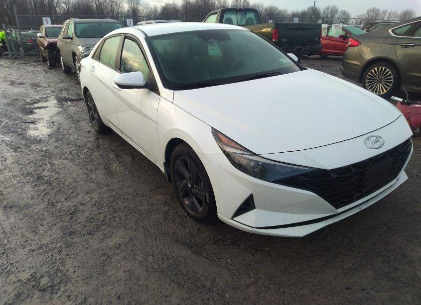 2022 Hyundai Elantra SEL (VIN 5NPLM4AG0NH063856) main photo