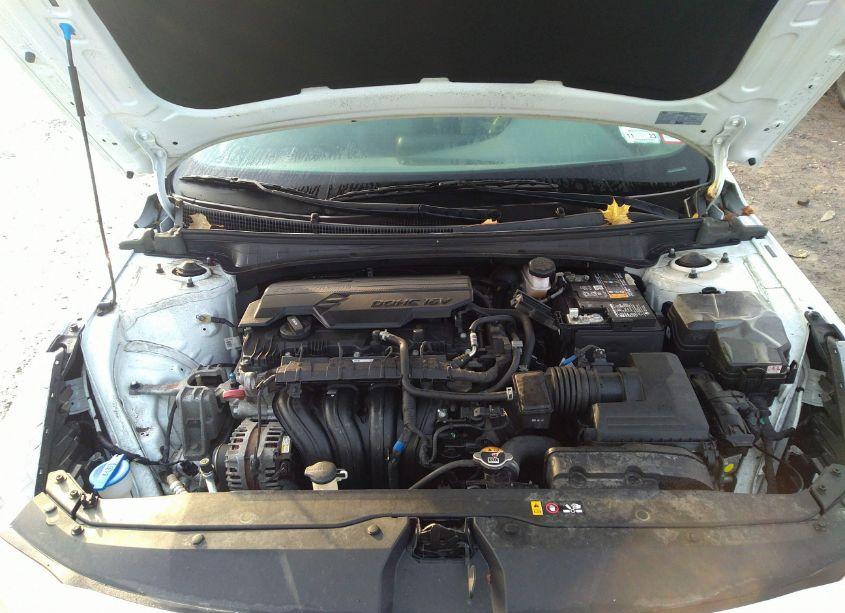 Photo 10 of 2022 Hyundai Elantra SEL (VIN 5NPLM4AG0NH063856)