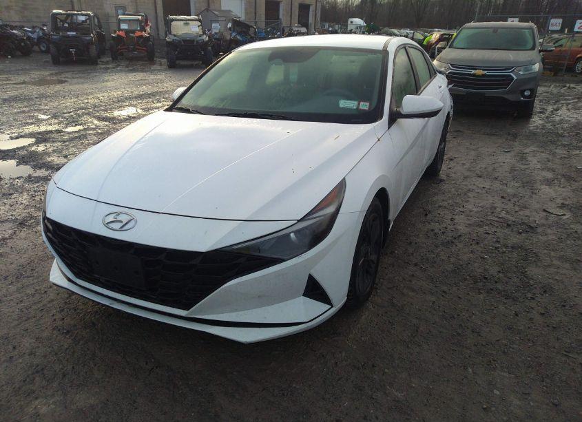 Photo 2 of 2022 Hyundai Elantra SEL (VIN 5NPLM4AG0NH063856)