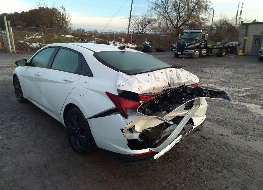 Photo 3 of 2022 Hyundai Elantra SEL (VIN 5NPLM4AG0NH063856)