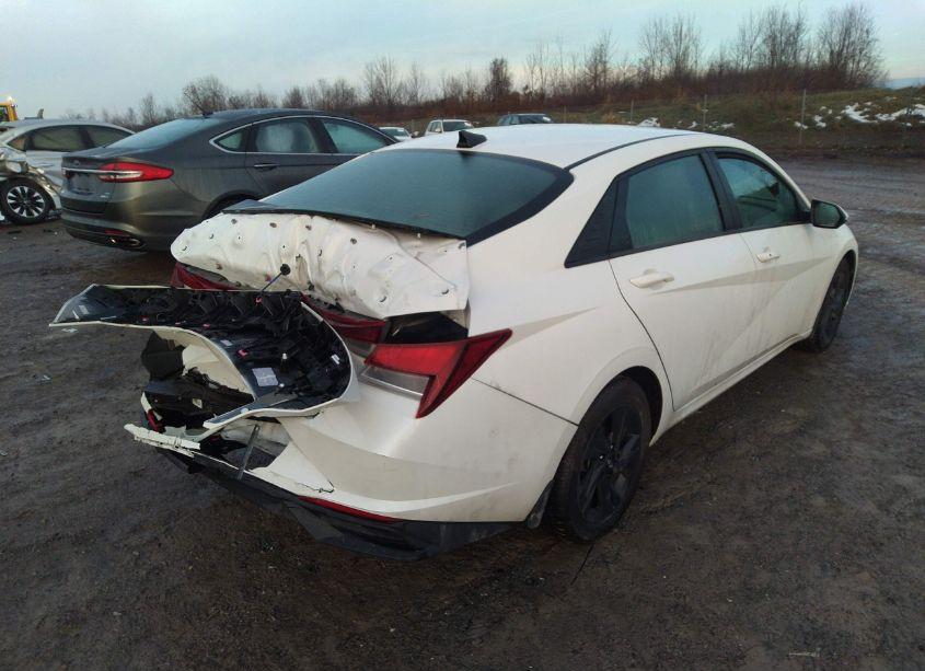 Photo 4 of 2022 Hyundai Elantra SEL (VIN 5NPLM4AG0NH063856)