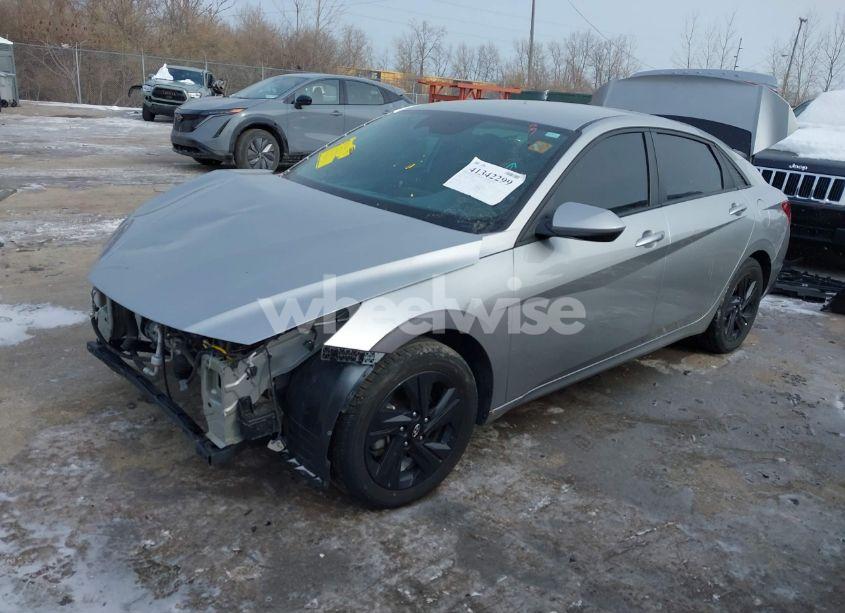 Photo 2 of 2021 Hyundai Elantra SEL (VIN 5NPLM4AG1MH000960)