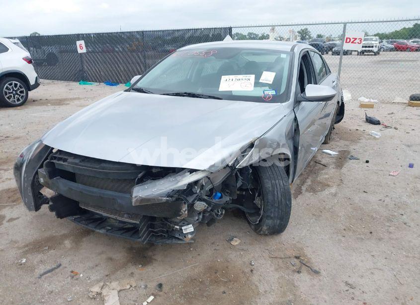 Photo 2 of 2023 Hyundai Elantra SEL (VIN 5NPLM4AG1PH103915)