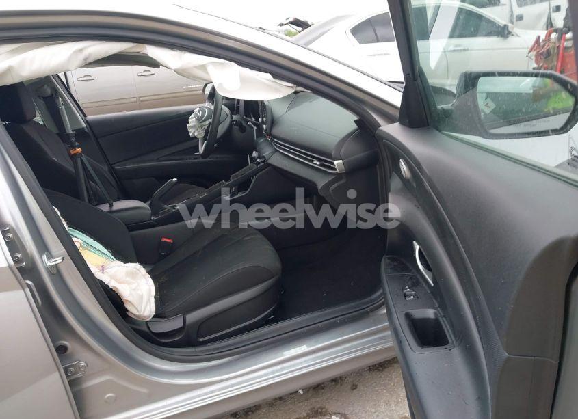 Photo 5 of 2023 Hyundai Elantra SEL (VIN 5NPLM4AG1PH103915)