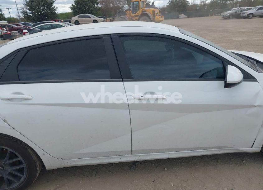 Photo 13 of 2021 Hyundai Elantra SEL (VIN 5NPLM4AG2MH038990)