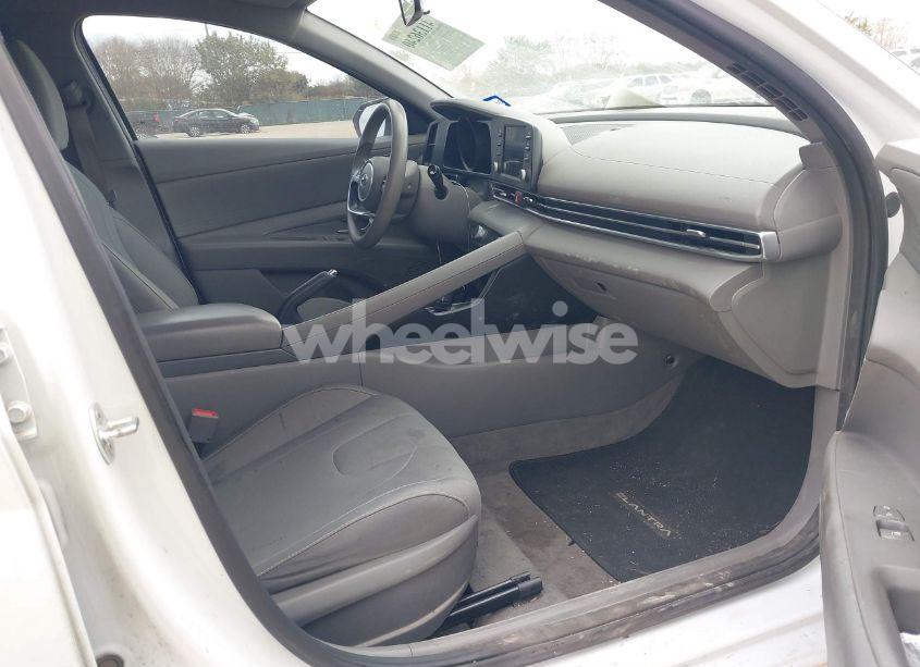 Photo 5 of 2021 Hyundai Elantra SEL (VIN 5NPLM4AG2MH038990)