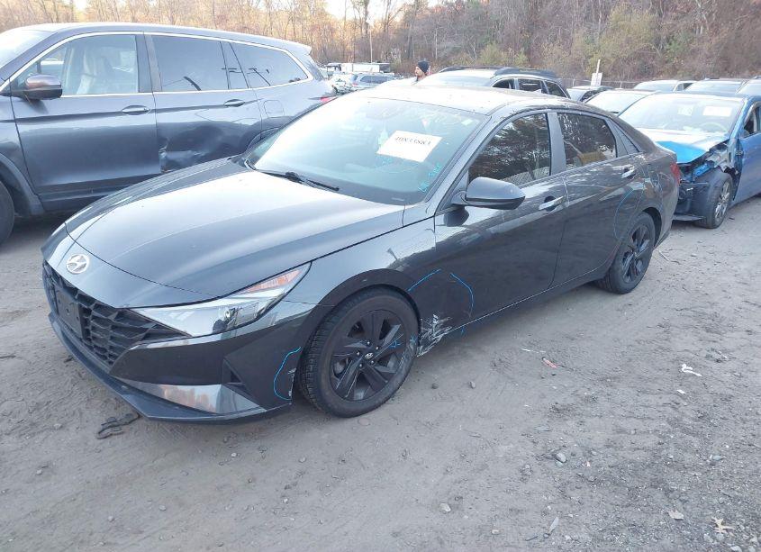 Photo 2 of 2021 Hyundai Elantra SEL (VIN 5NPLM4AG2MH043428)
