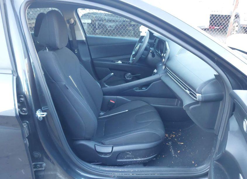 Photo 5 of 2021 Hyundai Elantra SEL (VIN 5NPLM4AG2MH043428)