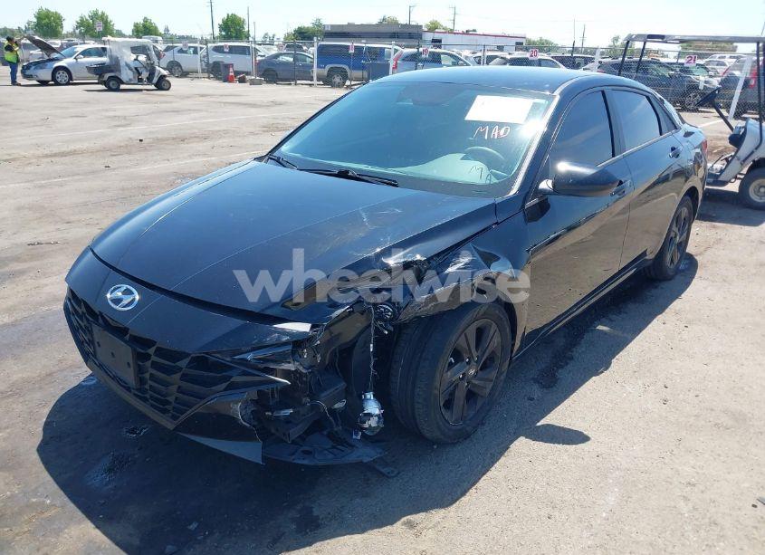 Photo 2 of 2022 Hyundai Elantra SEL (VIN 5NPLM4AG2NH054396)