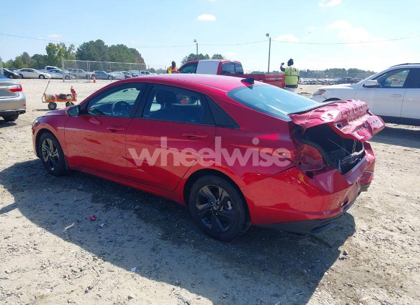 Photo 3 of 2022 Hyundai Elantra SEL (VIN 5NPLM4AG2NH074714)