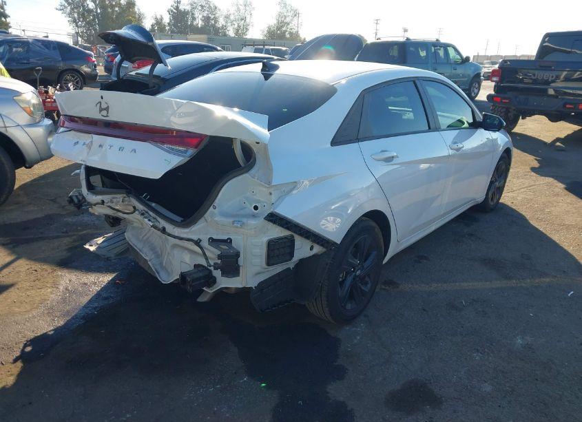 Photo 4 of 2022 Hyundai Elantra SEL (VIN 5NPLM4AG2NH079637)