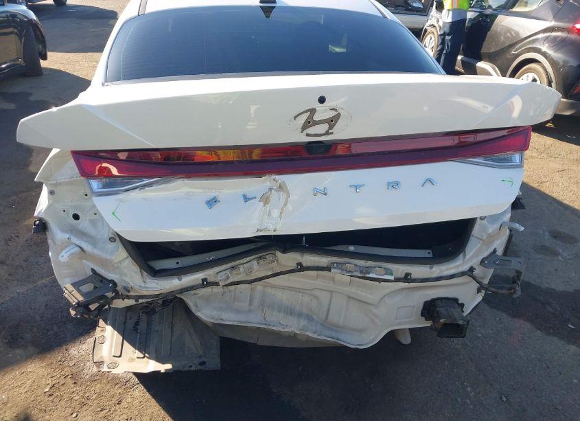 Photo 6 of 2022 Hyundai Elantra SEL (VIN 5NPLM4AG2NH079637)