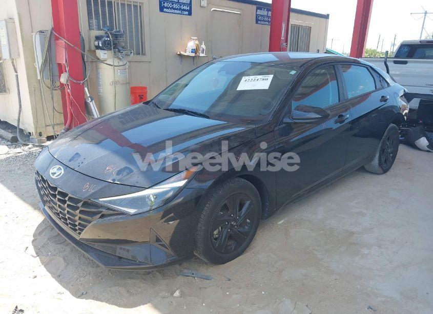Photo 2 of 2023 Hyundai Elantra SEL (VIN 5NPLM4AG3PH103012)