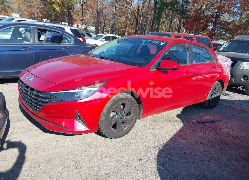 Photo 2 of 2022 Hyundai Elantra SEL (VIN 5NPLM4AG4NH063942)