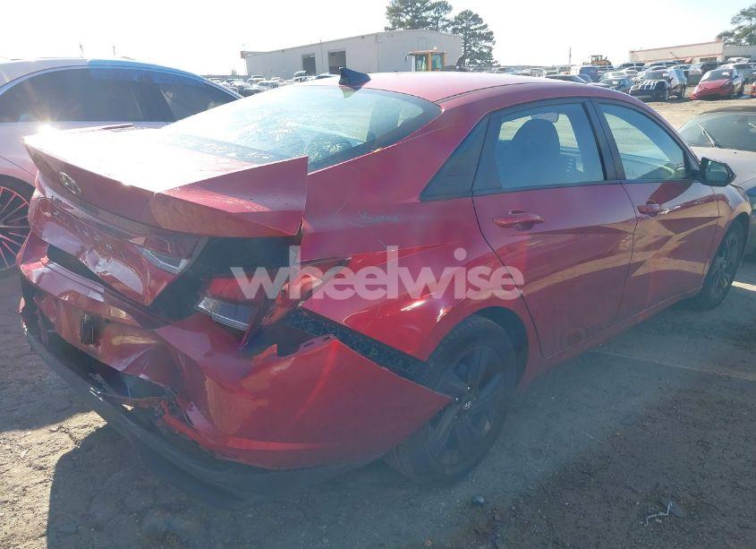 Photo 4 of 2022 Hyundai Elantra SEL (VIN 5NPLM4AG4NH063942)