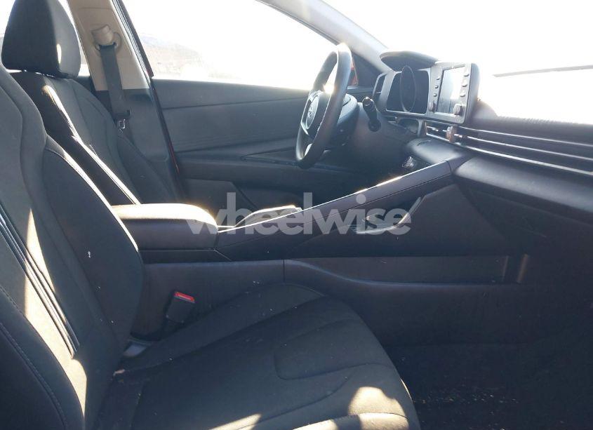 Photo 5 of 2022 Hyundai Elantra SEL (VIN 5NPLM4AG4NH063942)