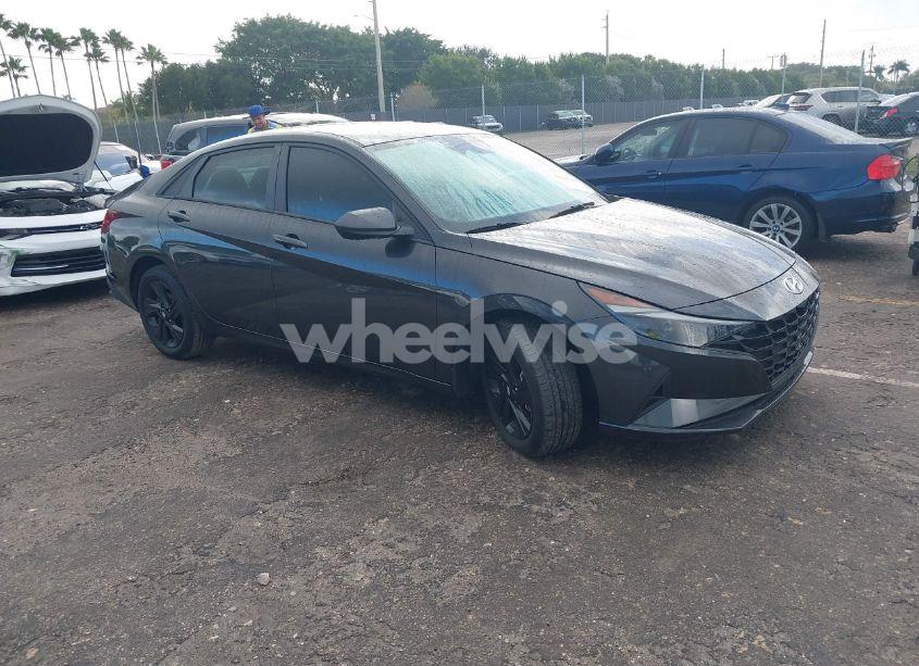 2022 Hyundai Elantra SEL (VIN 5NPLM4AG4NH076710) main photo