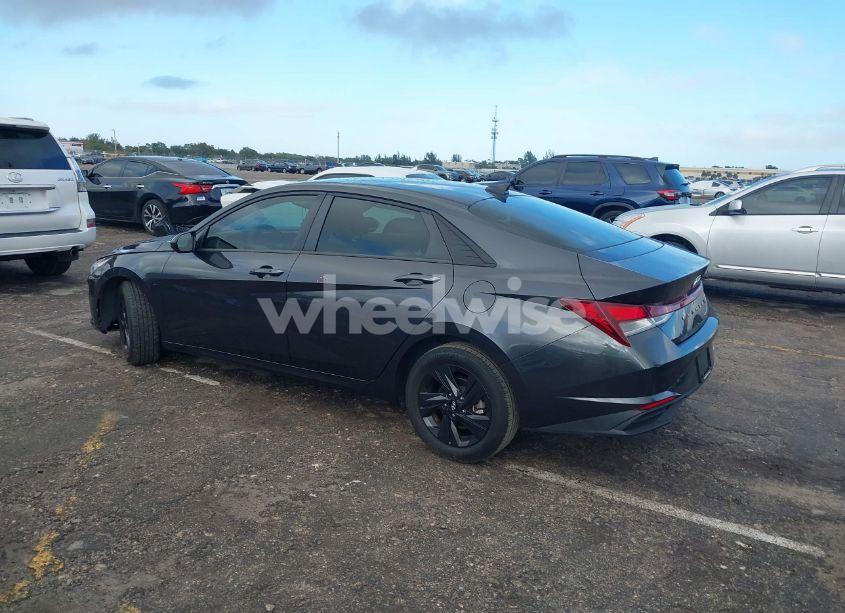 Photo 3 of 2022 Hyundai Elantra SEL (VIN 5NPLM4AG4NH076710)